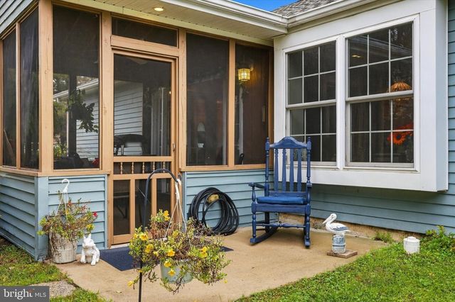 3 AVANDALE CT, Mt Laurel, NJ 08054