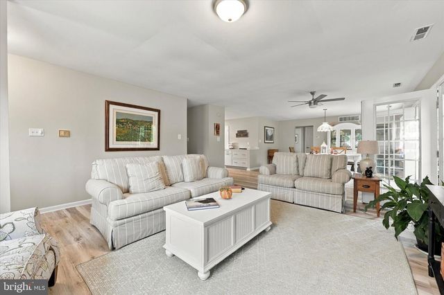 3 AVANDALE CT, Mt Laurel, NJ 08054