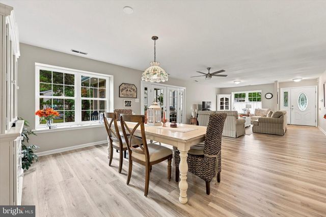 3 AVANDALE CT, Mt Laurel, NJ 08054
