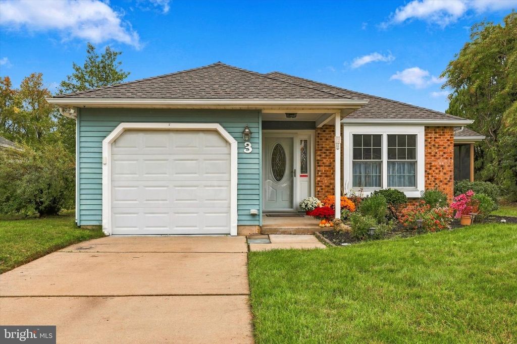 3 AVANDALE CT, MT LAUREL, NJ 08054 — exterior