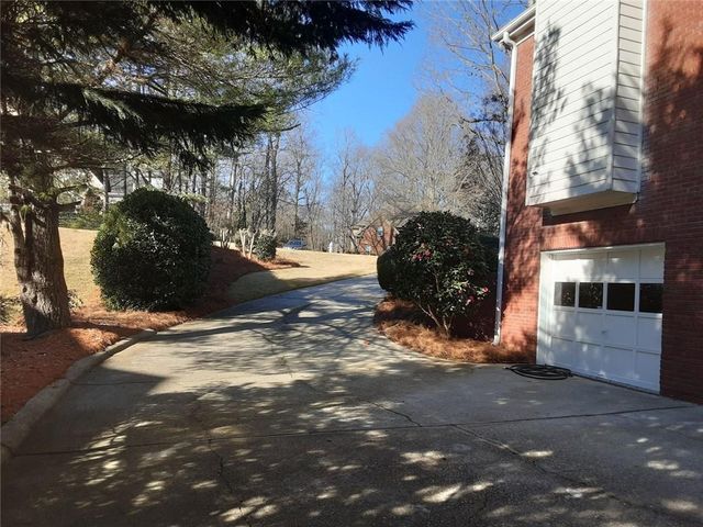 3885 Waterford Drive, Suwanee, GA 30024