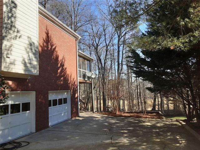 3885 Waterford Drive, Suwanee, GA 30024