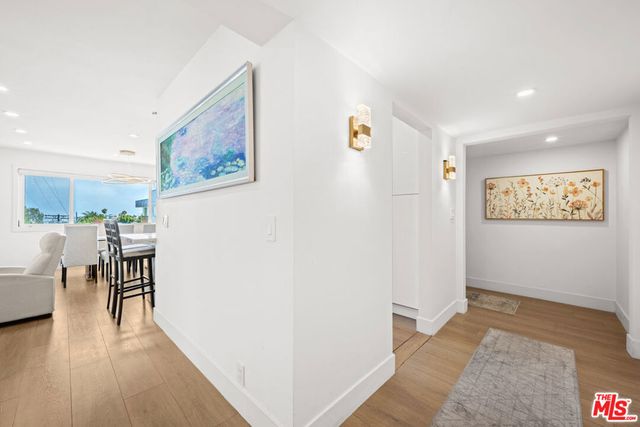 451 S Barrington Avenue 302, Los Angeles, CA 90049