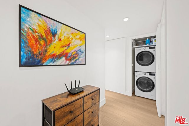 451 S Barrington Avenue 302, Los Angeles, CA 90049