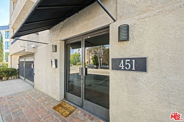 451 S Barrington Avenue 302, Los Angeles, CA 90049