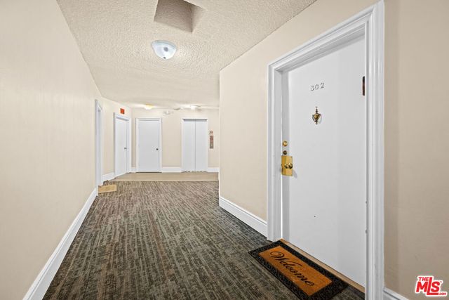 451 S Barrington Avenue 302, Los Angeles, CA 90049