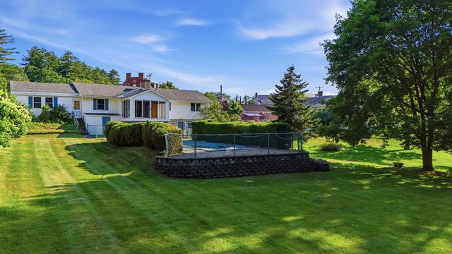 22 Whitehall Road, Rochester, NH 03867