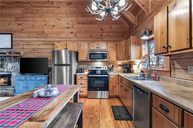 66 Garfield Drive, Ellijay, GA 30540