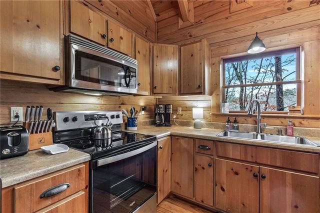 66 Garfield Drive, Ellijay, GA 30540