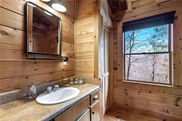 66 Garfield Drive, Ellijay, GA 30540