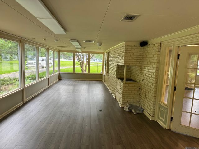 10443 Joor Rd, Central, LA 70818