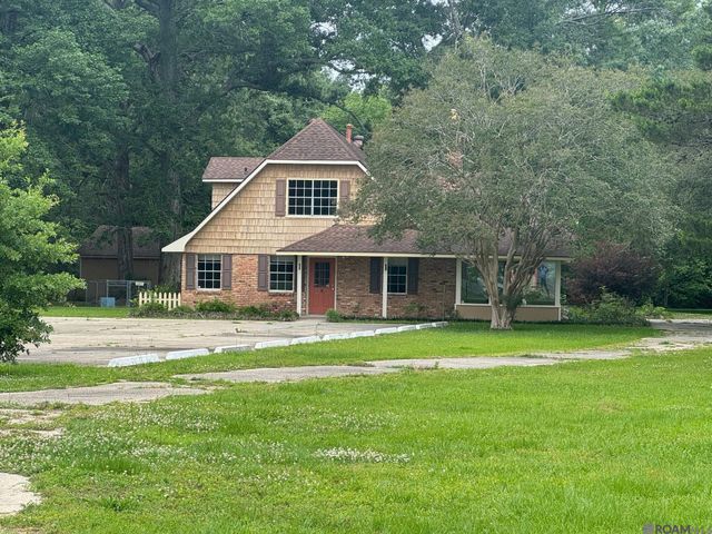 10443 Joor Rd, Central, LA 70818