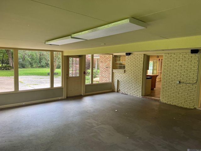 10443 Joor Rd, Central, LA 70818