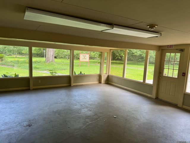 10443 Joor Rd, Central, LA 70818