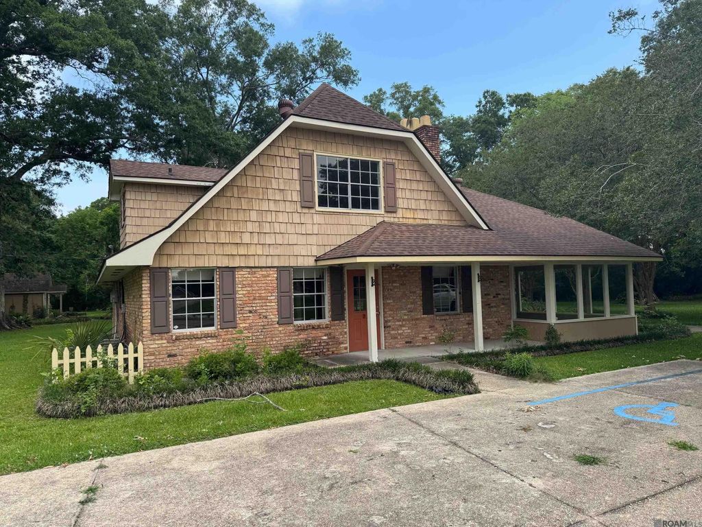 10443 Joor Rd, Central, LA 70818
