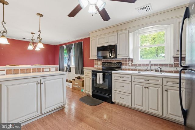 2564 WAGNER RD, Gilbertsville, PA 19525