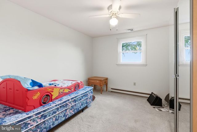 2564 WAGNER RD, Gilbertsville, PA 19525
