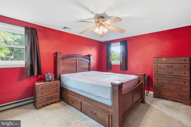 2564 WAGNER RD, Gilbertsville, PA 19525