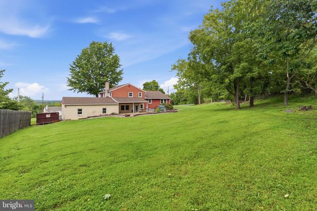 2564 WAGNER RD, Gilbertsville, PA 19525