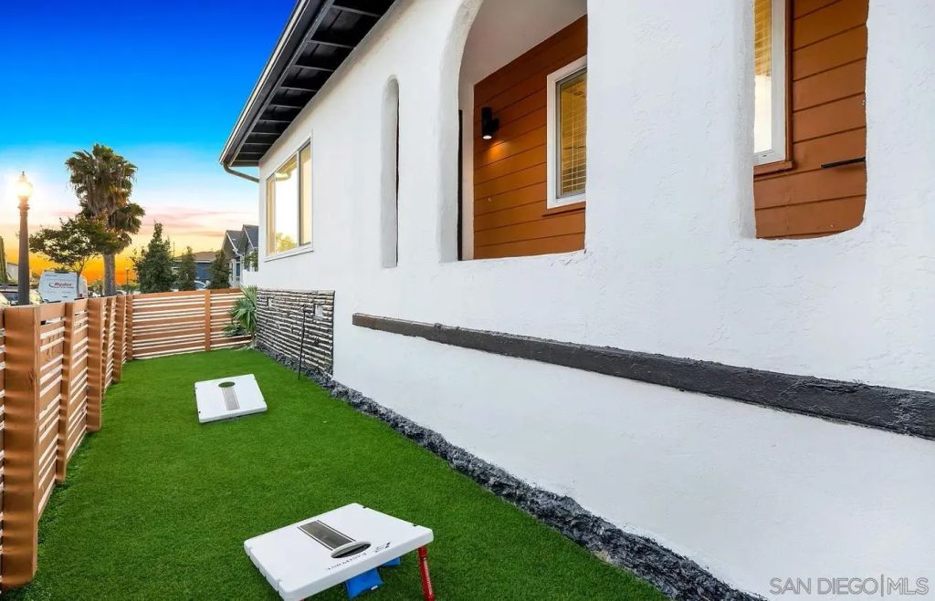 5028 Monroe, San Diego, CA 92115