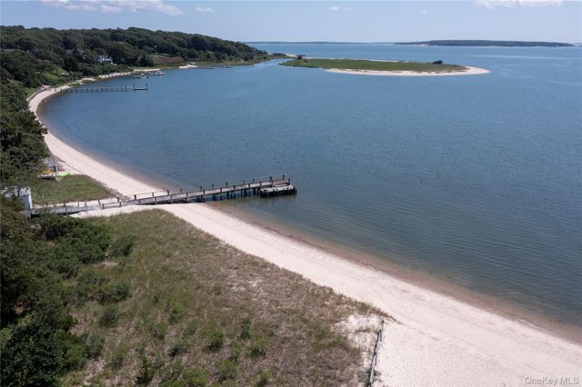 440 Haywaters Road, Cutchogue, NY 11935