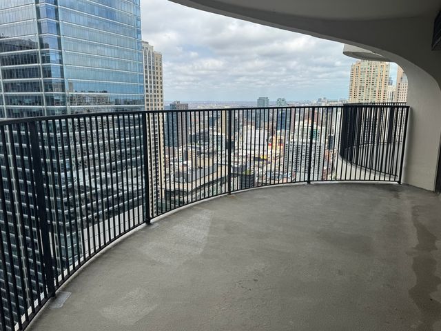 300 N STATE Street 4725, Chicago, IL 60654