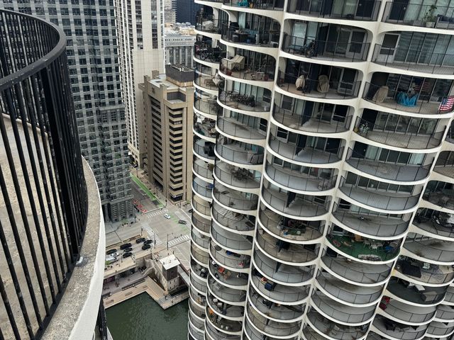 300 N STATE Street 4725, Chicago, IL 60654