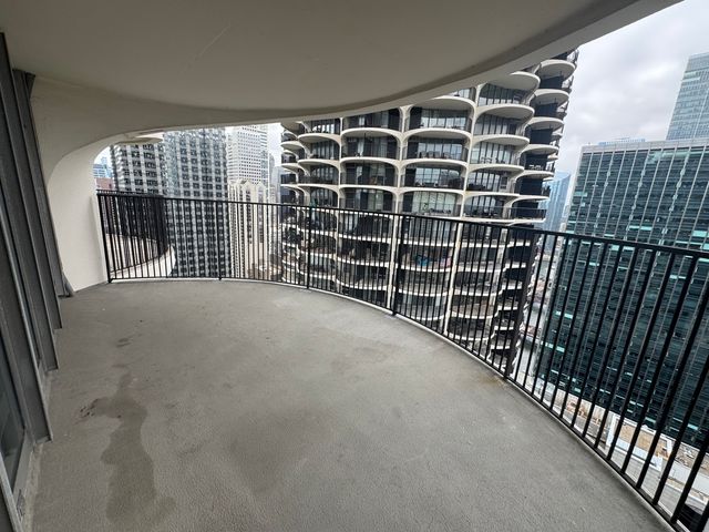 300 N STATE Street 4725, Chicago, IL 60654