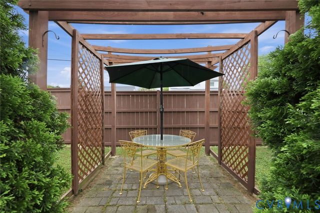 101 N New Ave, Highland Springs, VA 23075