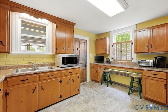 101 N New Ave, Highland Springs, VA 23075