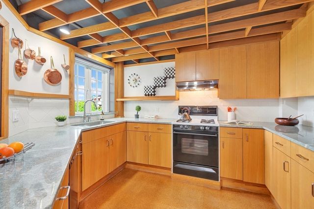 985 Memorial Drive 603, Cambridge, MA 02138