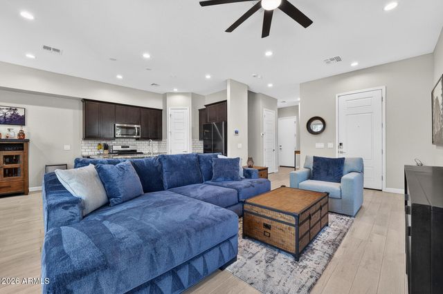 4840 E VILLAGE Drive, Scottsdale, AZ 85254