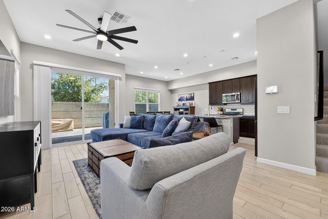 4840 E VILLAGE Drive, Scottsdale, AZ 85254