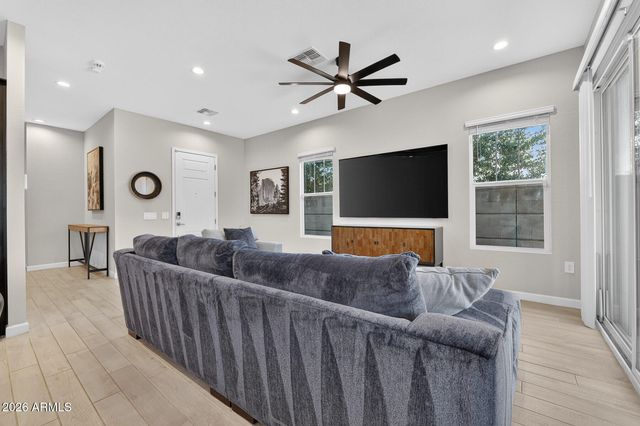 4840 E VILLAGE Drive, Scottsdale, AZ 85254
