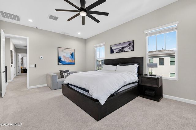 4840 E VILLAGE Drive, Scottsdale, AZ 85254