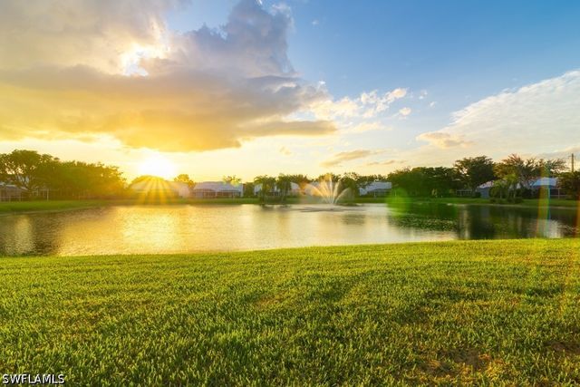 2230 Stacil CIR, Naples, FL 34109