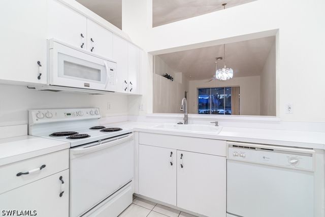 2230 Stacil CIR, Naples, FL 34109