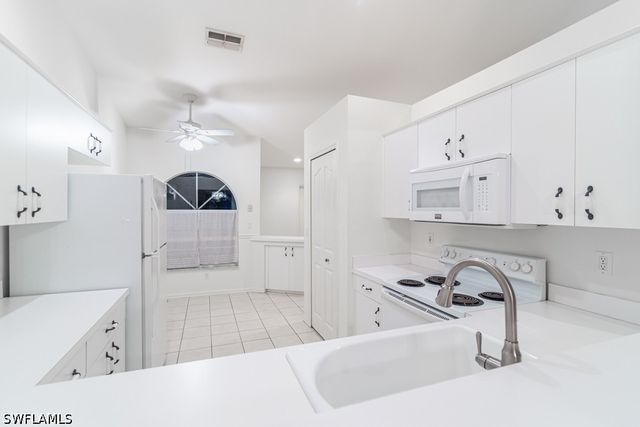 2230 Stacil CIR, Naples, FL 34109