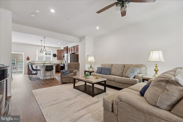 1813 IRIS LN, Hanover, MD 21076