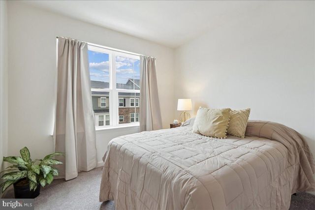 1813 IRIS LN, Hanover, MD 21076