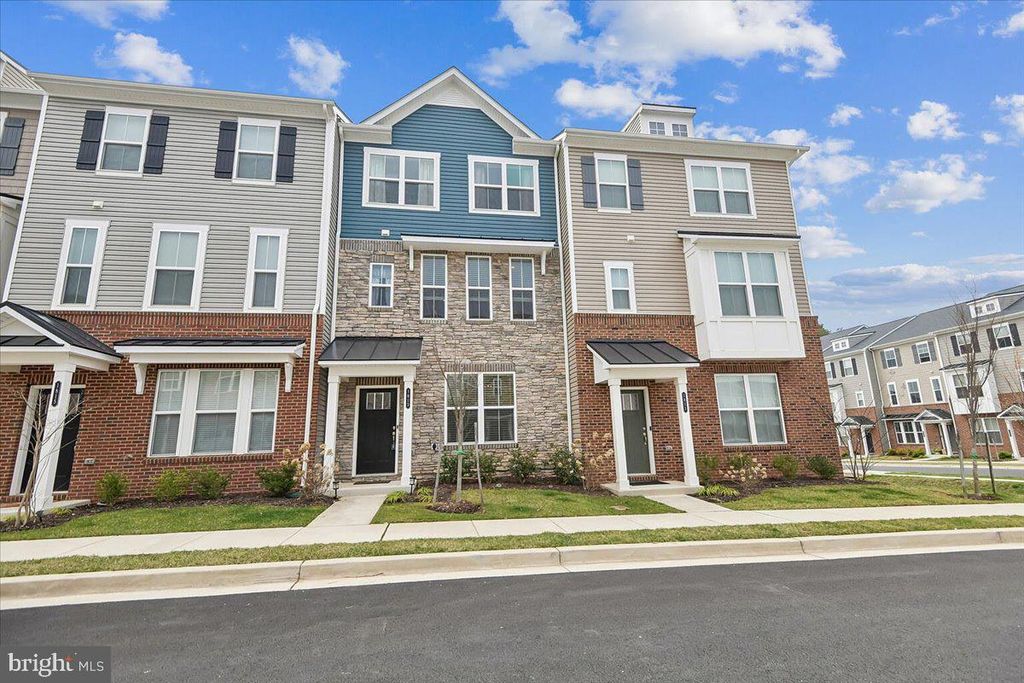 1813 IRIS LN, Hanover, MD 21076