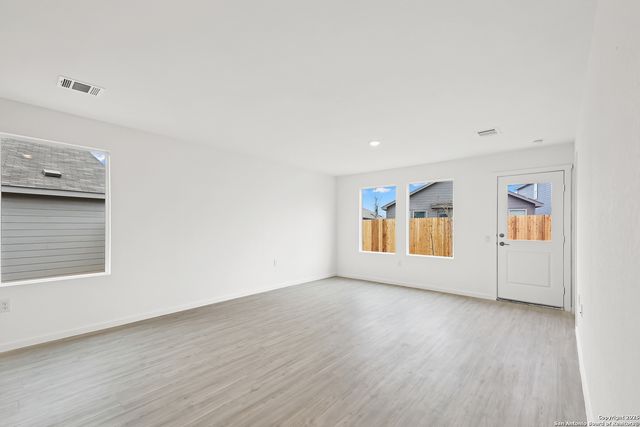 1111 Crenshaw Way, San Antonio, TX 78221