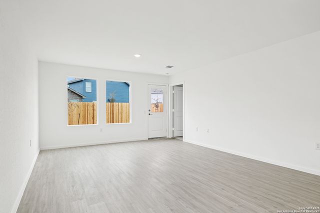 1111 Crenshaw Way, San Antonio, TX 78221