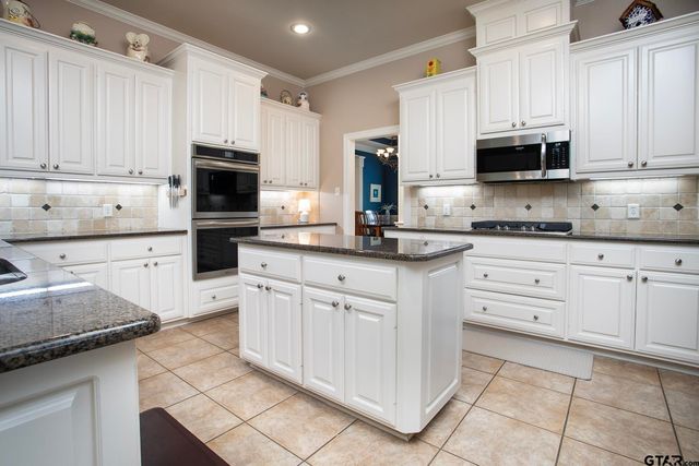 11208 Marsh Wren Cr, Flint, TX 75762