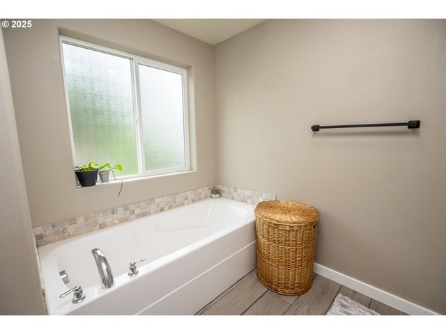 4765 GLACIER MEADOWS Loop, Springfield, OR 97478