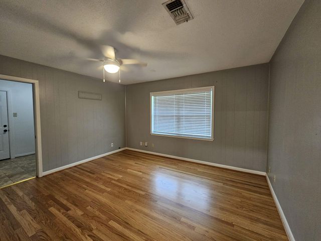 1518 Lawrence Street, Rosenberg, TX 77471