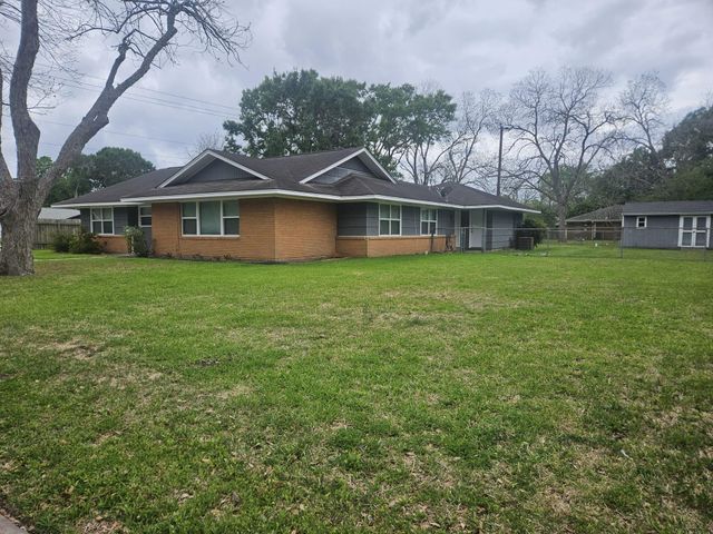 1518 Lawrence Street, Rosenberg, TX 77471