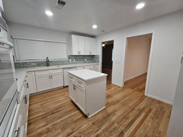 1518 Lawrence Street, Rosenberg, TX 77471