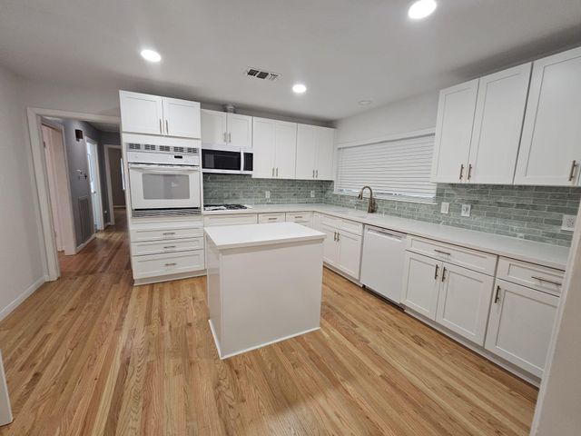 1518 Lawrence Street, Rosenberg, TX 77471