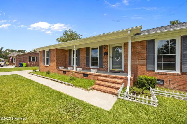 120 Craven Drive, Havelock, NC 28532